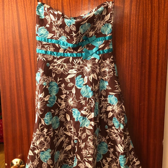 Oasis strapless formal dress (4) - Picture 2 of 6
